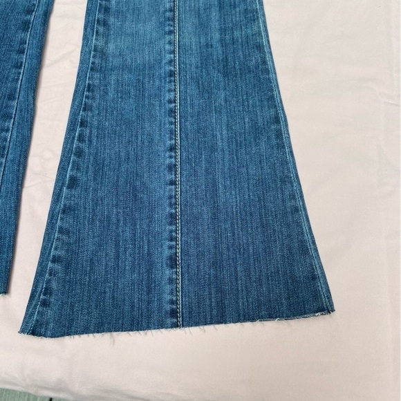 Marcia o jeans have heavy duty snaps in gold town, and really unusual detailing. - Picture 13 of 14